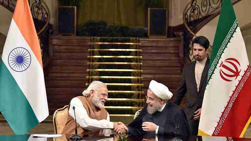 Prime Minister of India, Narendra Modi with President of Iran, Hassan Rouhani (seated right), 2016., tags: der mit dem iran - CC BY-SA